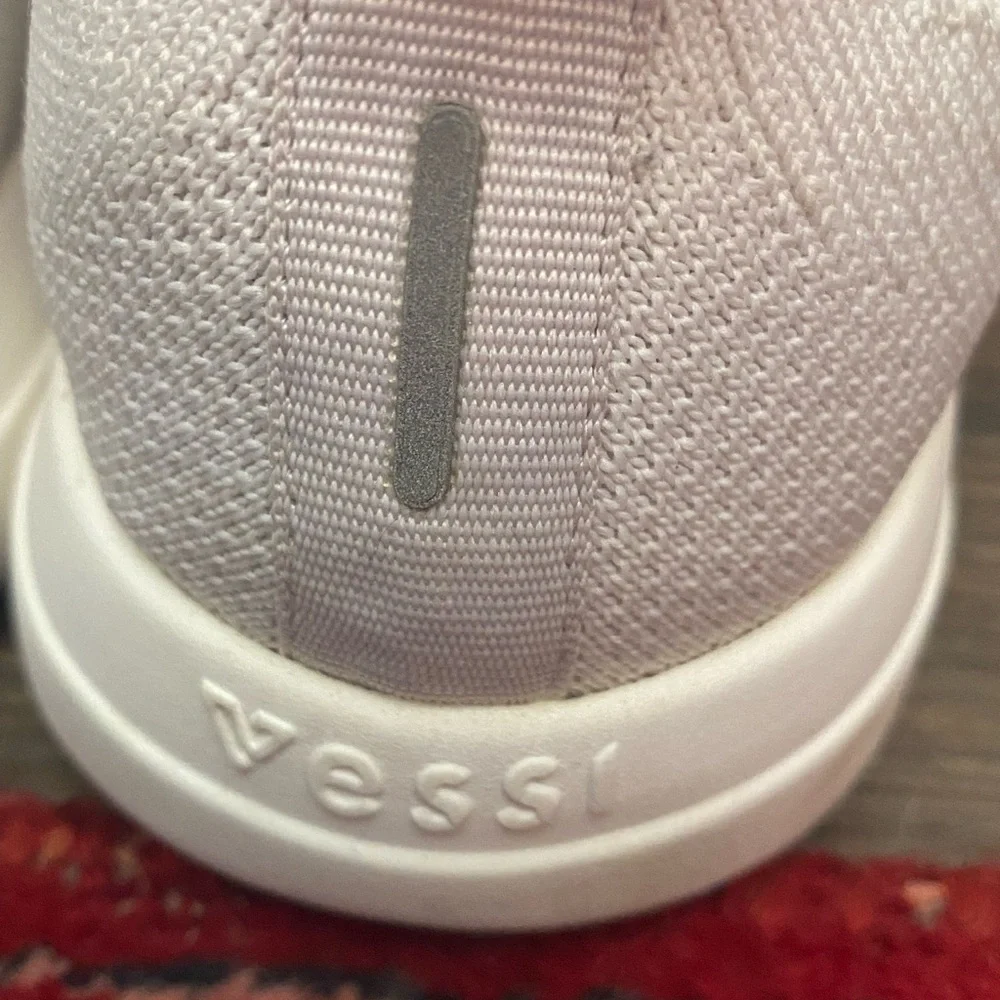 Vessi Womens Cityscape Classics White Sneakers Size 7 Waterproof Dyma-Tex